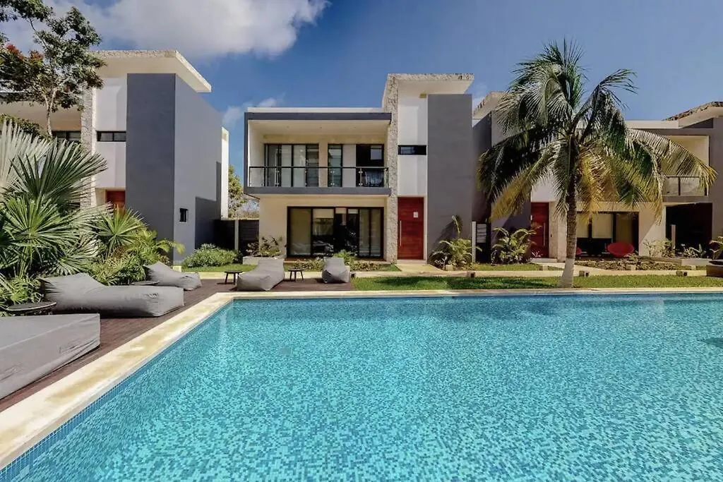 Spacious Condo, Beautiful Pool, Wi-Fi - Casa Kaanal 104 Tulum 0*,