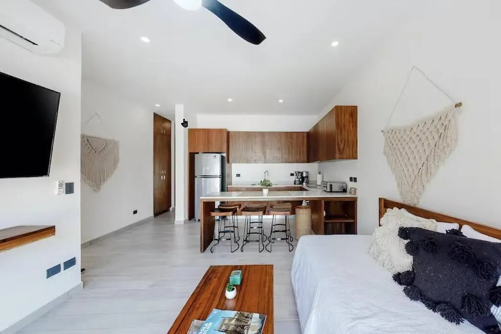 Spacious Condo, Beautiful Pool, Wi-Fi - Casa Kaanal 104 Tulum Apartment